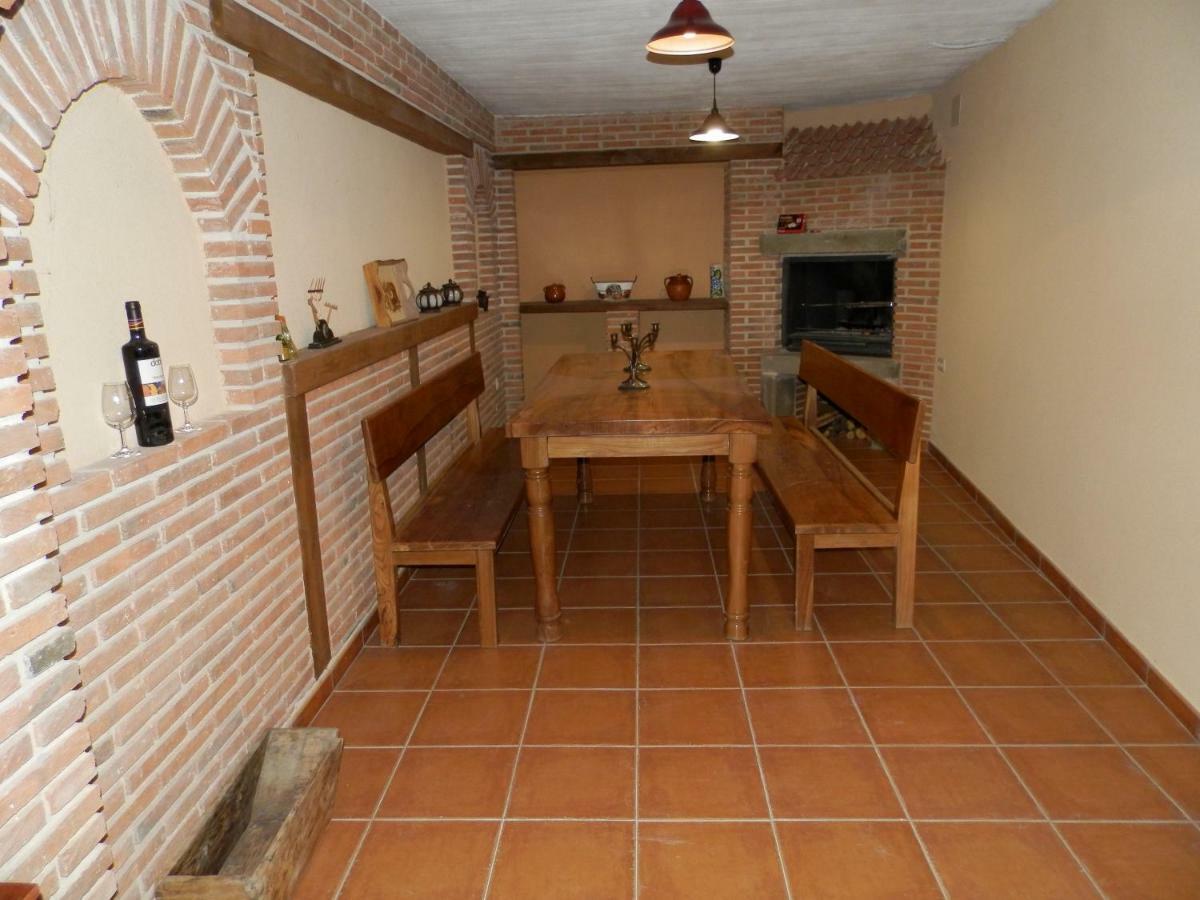 Corral Del Duque Villa San Cristobal de Segovia Luaran gambar